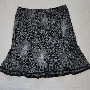 Large black & white skirt